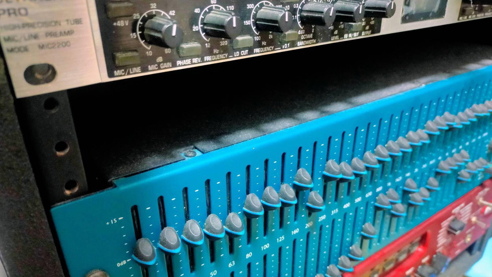 Akashic Music Production の機材写真、EQ